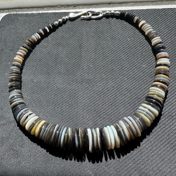 Hand Crafted “One of a Kind” Tahitian Shell & Sterling Silver Necklace - Picture 2 of 4